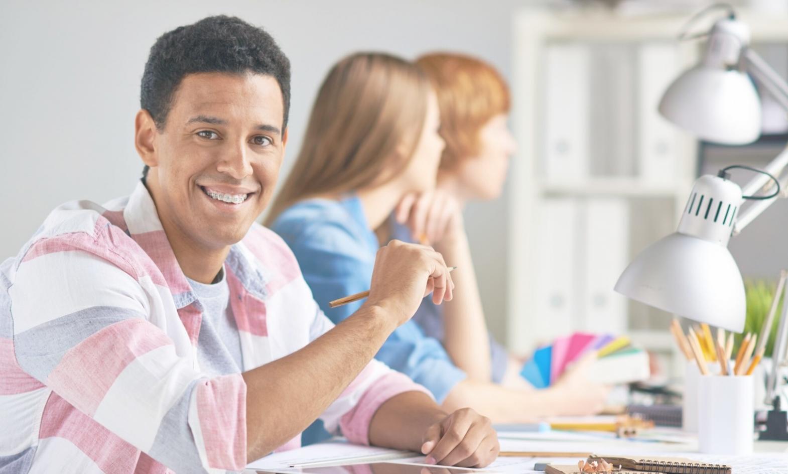 cendralyft Team bei der Arbeit an innovativen Finanzbildungslösungen